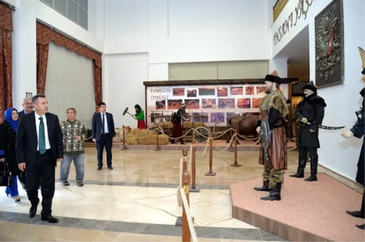 Vali Elban\'dan "Bilecik Belediyesi Yaşayan Kent Müzesi"Nde İnceleme