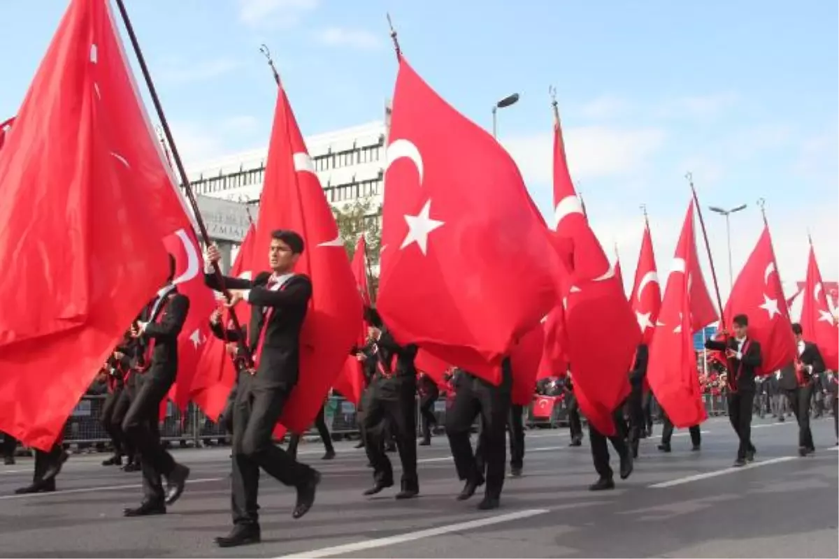Vatan Caddesi\'nde 29 Ekim Coşkusu