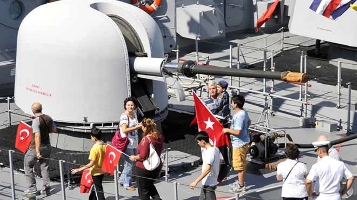 Zonguldak\'ta Askeri Gemiler Ziyarete Açıldı