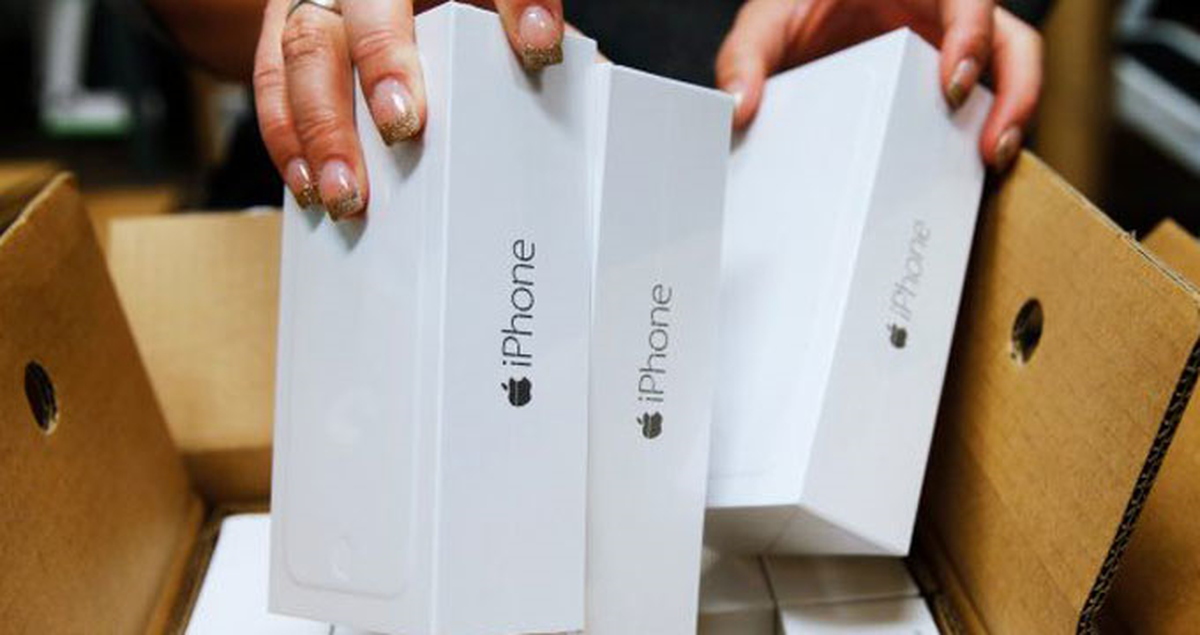20 Erkek Arkadaş ve 20 iPhone Sayesinde Kendine Ev Aldı