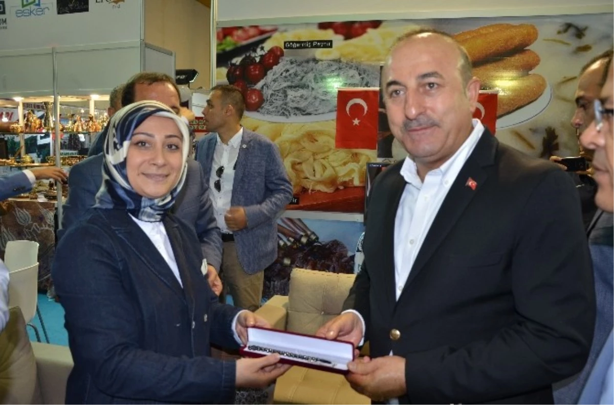 Bakan Çavuşoğlu Yörex\'te Erzurum Standını Ziyaret Etti