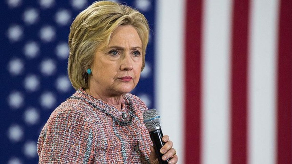 Clinton E-posta Soruşturmasını Eleştirdi