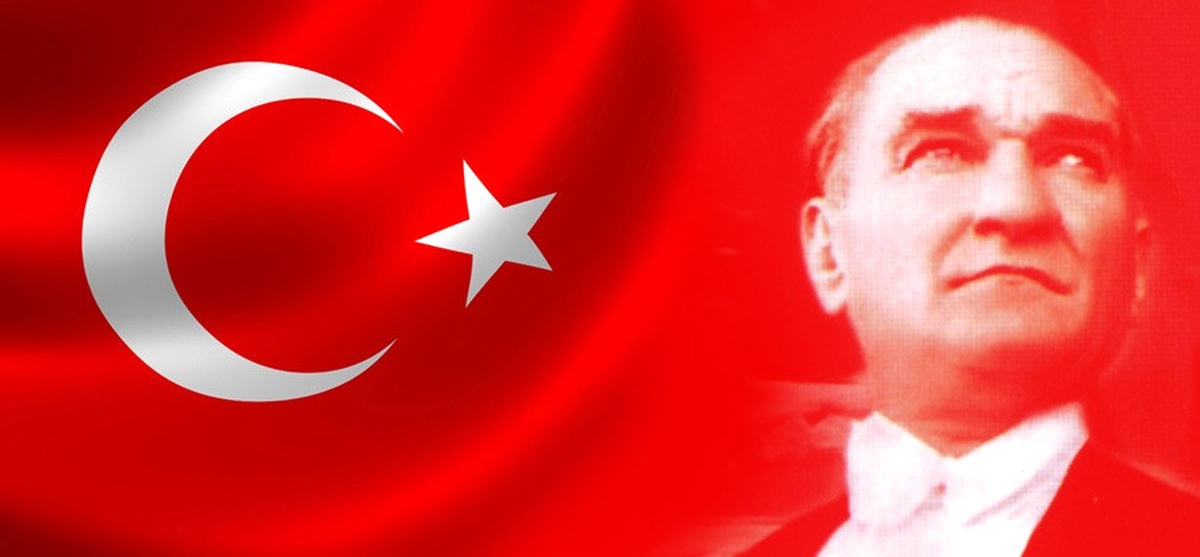 Gecenin Karanlığını Cumhuriyet Aşkıyla Aydınlattılar