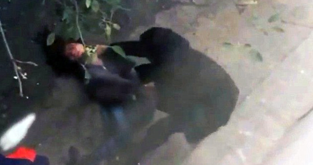 Genç Kız Sokak Ortasında Gasp Edildi! Yoldan Geçen Genç, Yardım Etmek Yerine Video Çekti