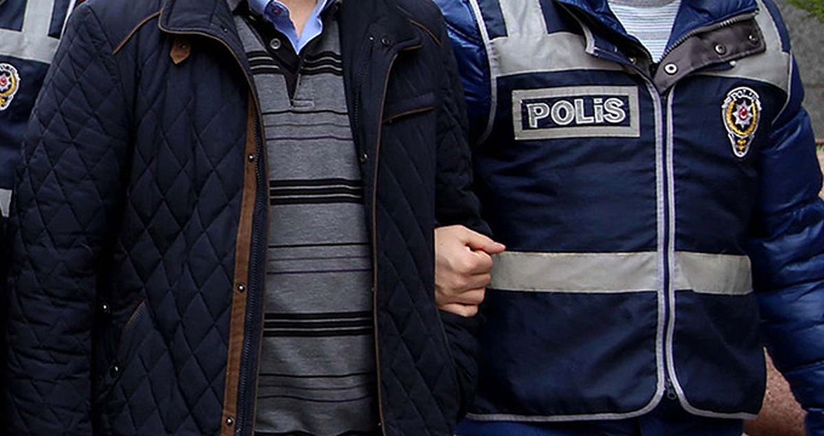 Hırsızlık Çetesi Kaza Yapınca Yakayı Ele Verdi