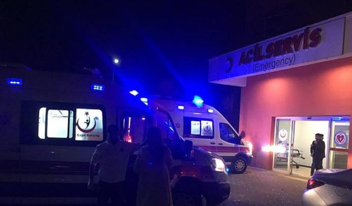 Kızıltepe\'de AK Parti Binasına Terör Saldırısı