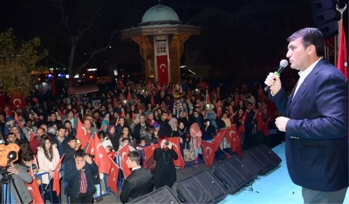 Osmangazi, Cumhuriyeti Demokrasi Meydanında Kutladı