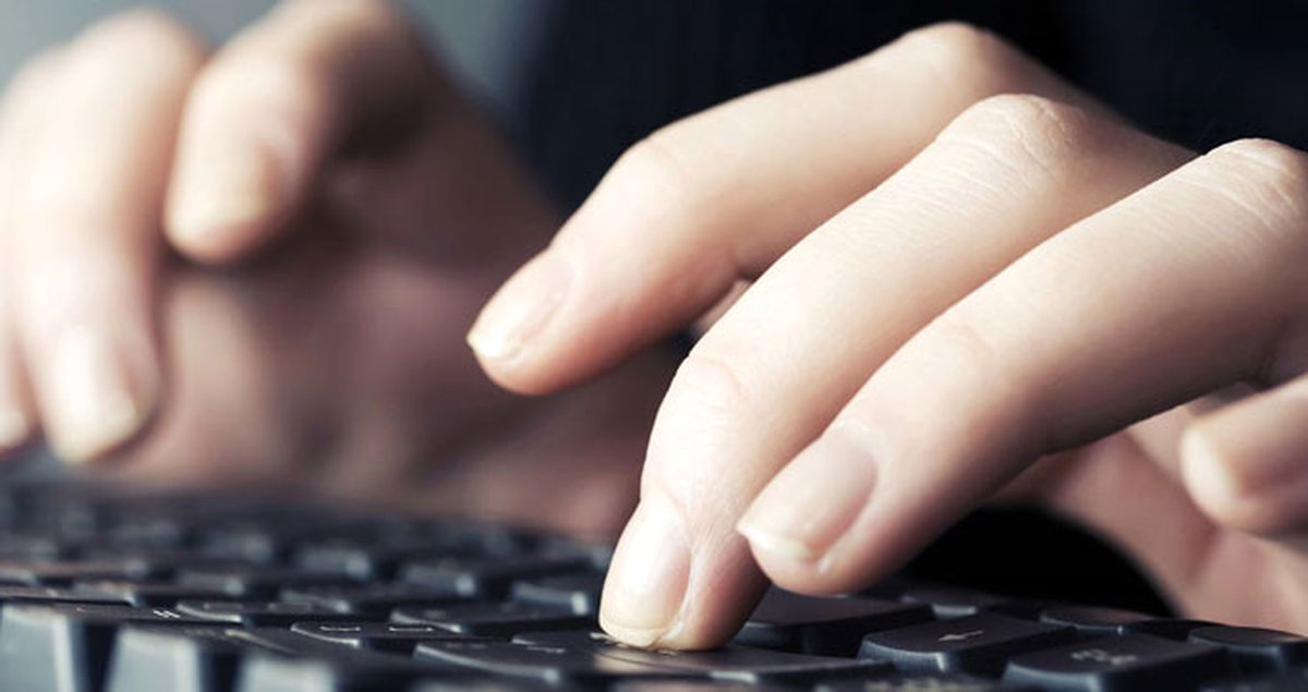 Seçmen Kağıdı İçin Girdiler, Cinsel İçerikli Film Sitesi Çıktı!