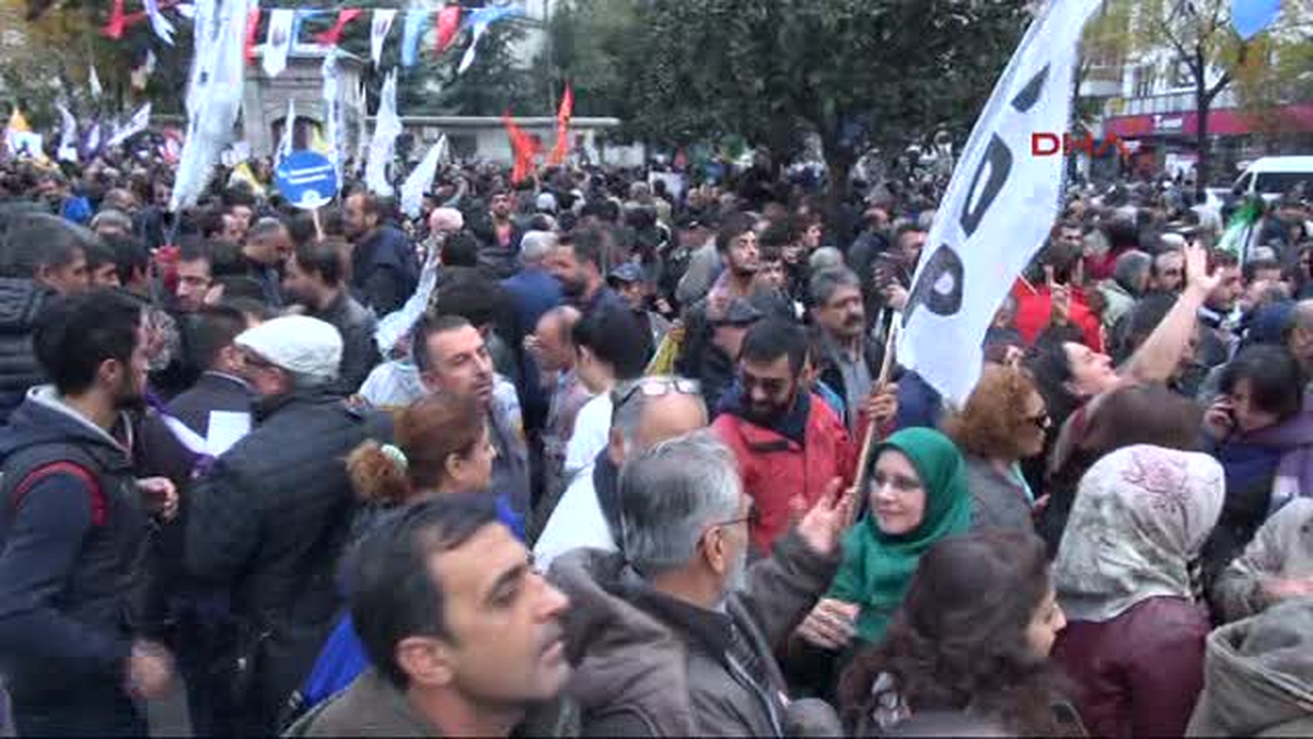 Şişli\'de Hdp\'li Gruba Polis Müdahalesi