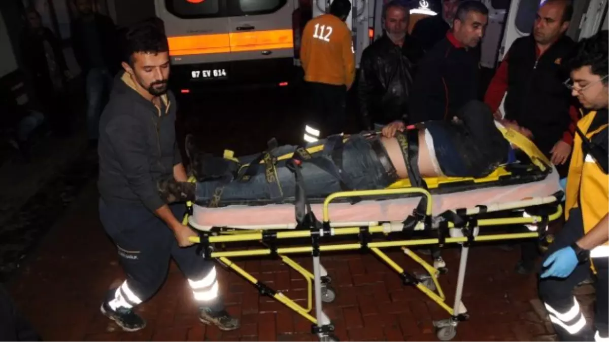 Zonguldak\'ta Otomobil Uçuruma Yuvarlandı: 3 Yaralı