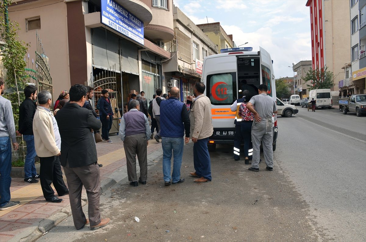 Ayağına İnşaat Demiri Düşen Kişi Yaralandı