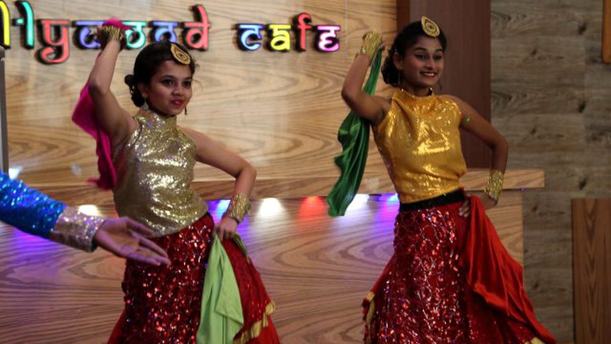 Bollywood Stüdyolarında Eğlenceli Anlar!