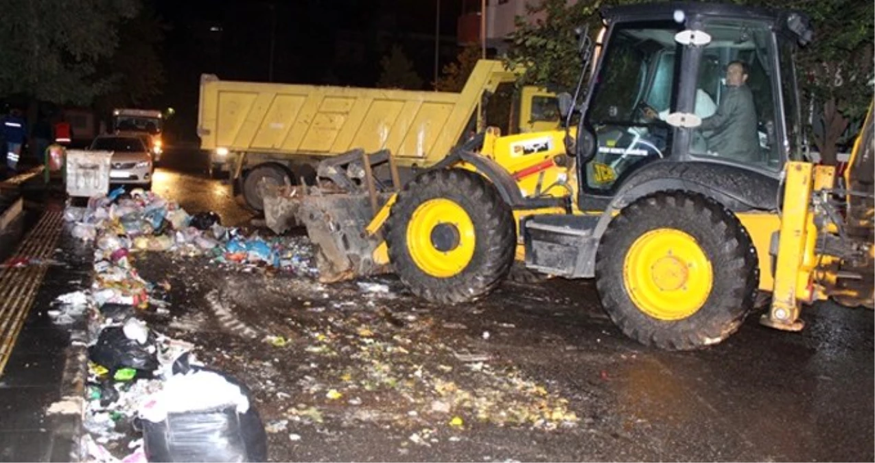 Diyarbakır\'da Kayyum Atanan Sur Belediyesi Çöpleri Topladı!