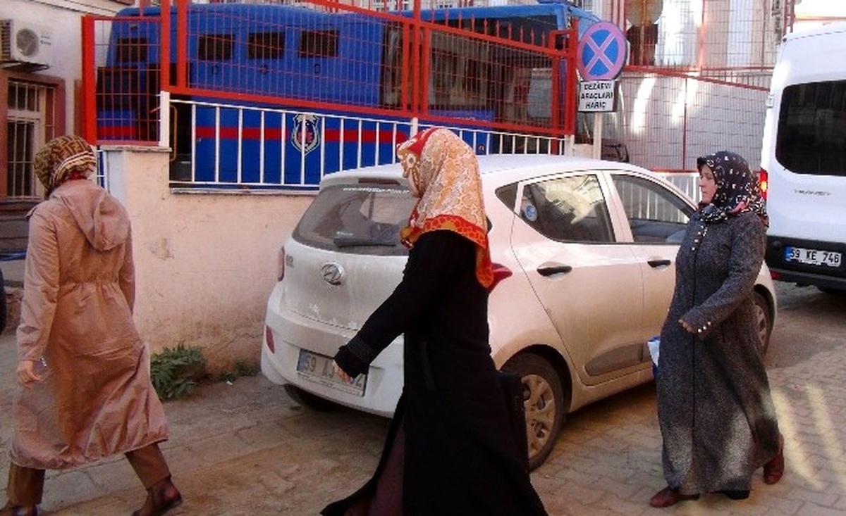 Fetö\'nün Kadın Yapılanmasına Operasyon: 22 Gözaltı