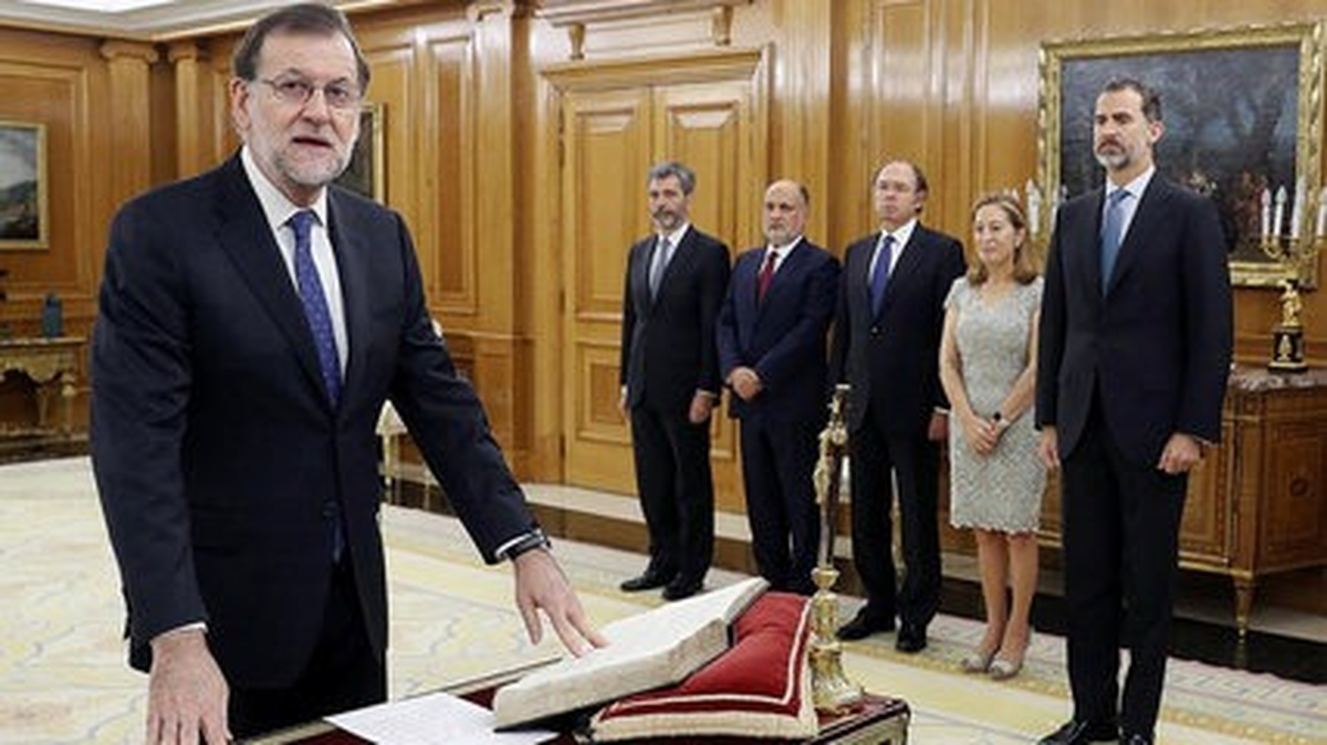 İspanya\'da Başbakan Rajoy Yemin Ederek Görevine Resmen Başladı