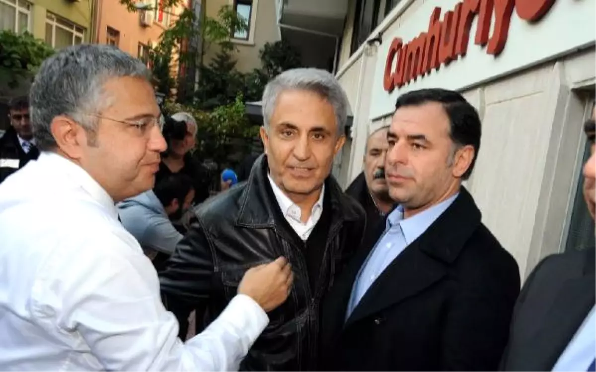 Karikatürist Musa Kart Açıklama Yaptı, Emniyete Gitti