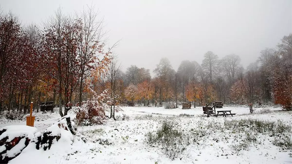 Kartepe\'ye Mevsimin İlk Karı Yağdı