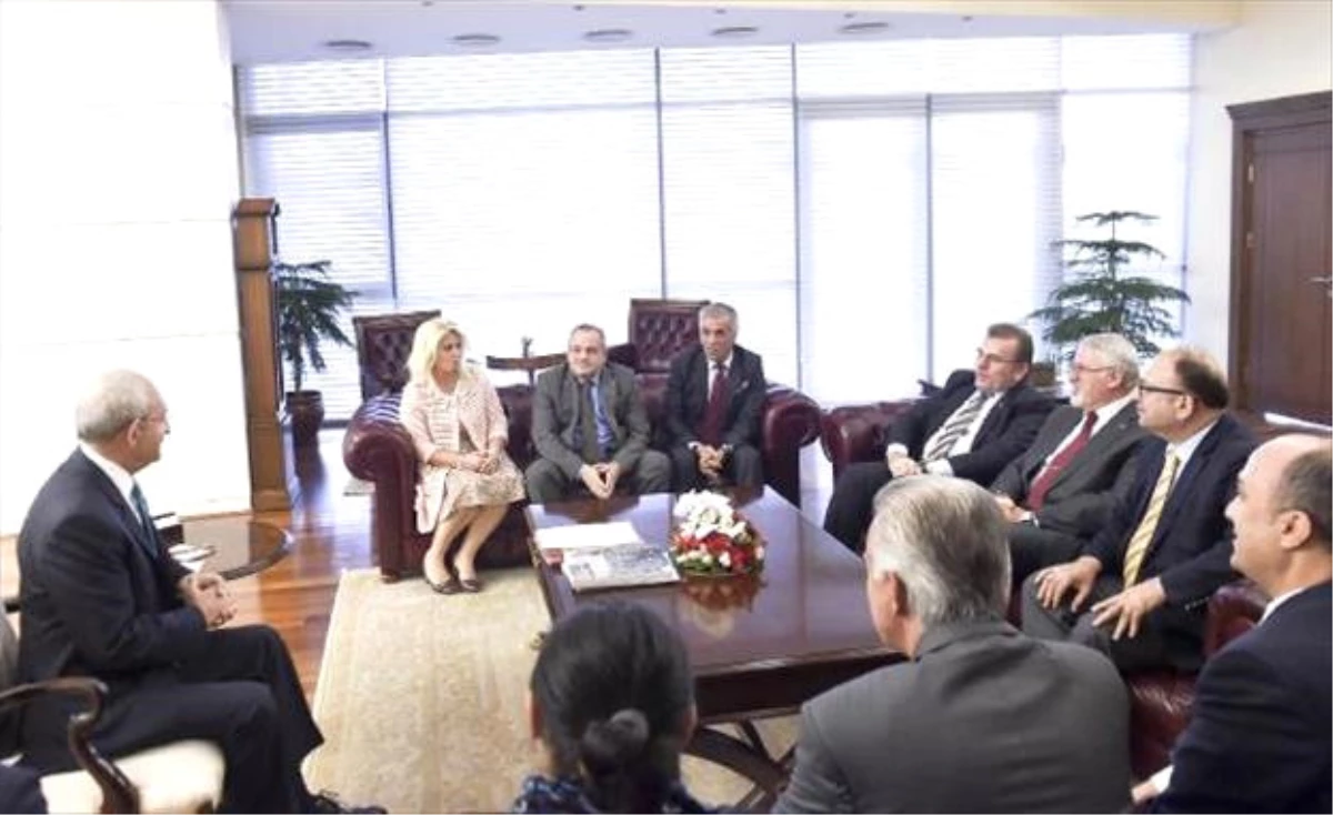 Kılıçdaroğlu, AP Genel Başkanı Öz ile Görüştü