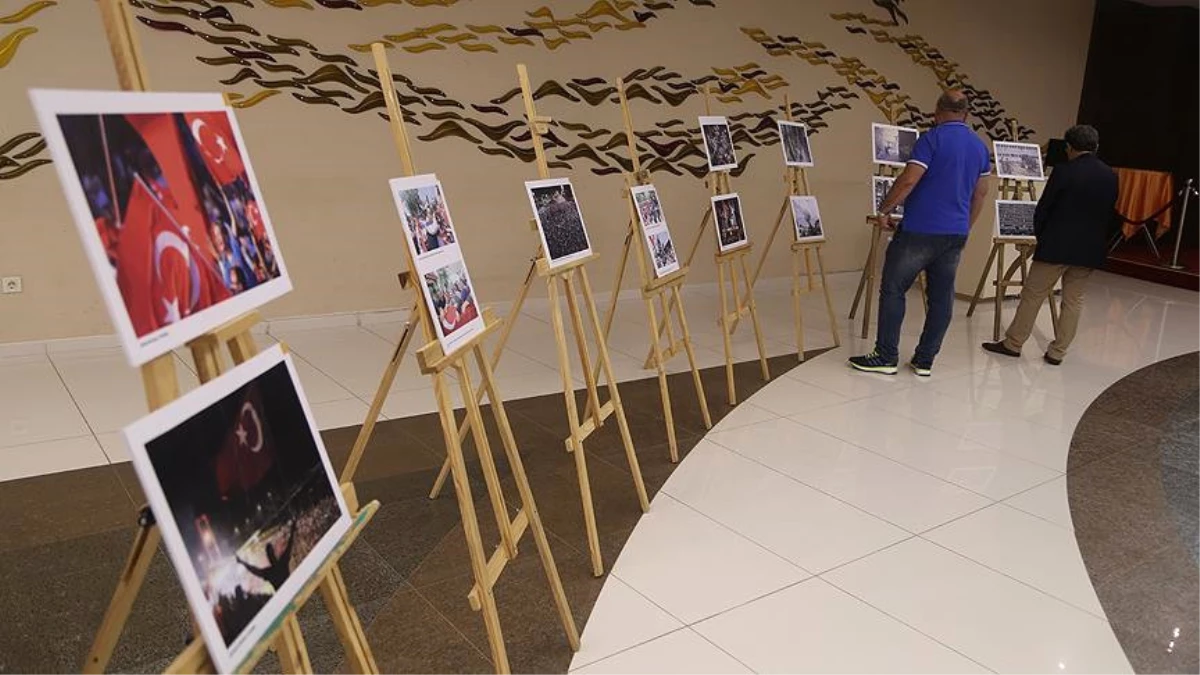 Konya\'da "Demokrasi Destanı" Konulu Fotoğraf Sergisi