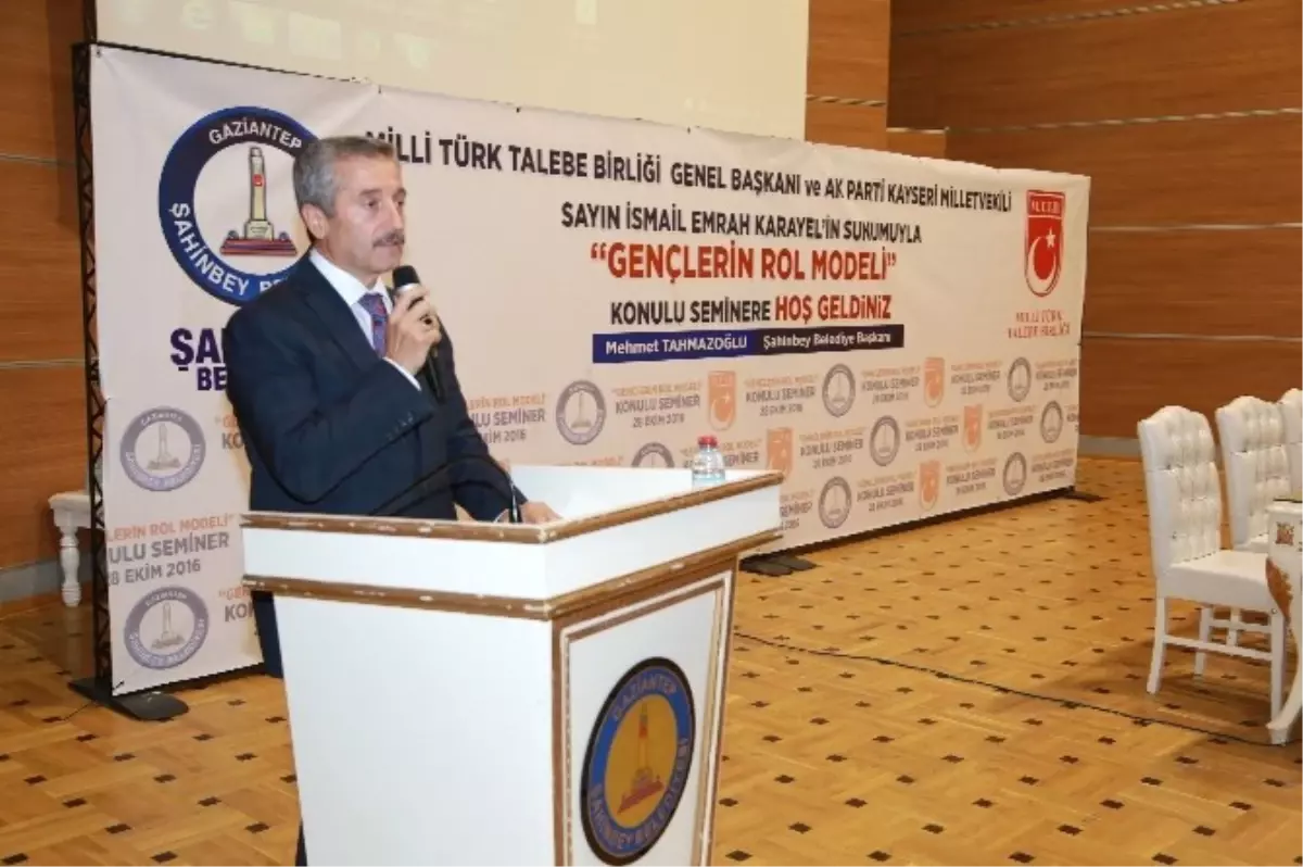 Milletvekili Karayel\'den "Gençlerin Rol Modeli" Semineri