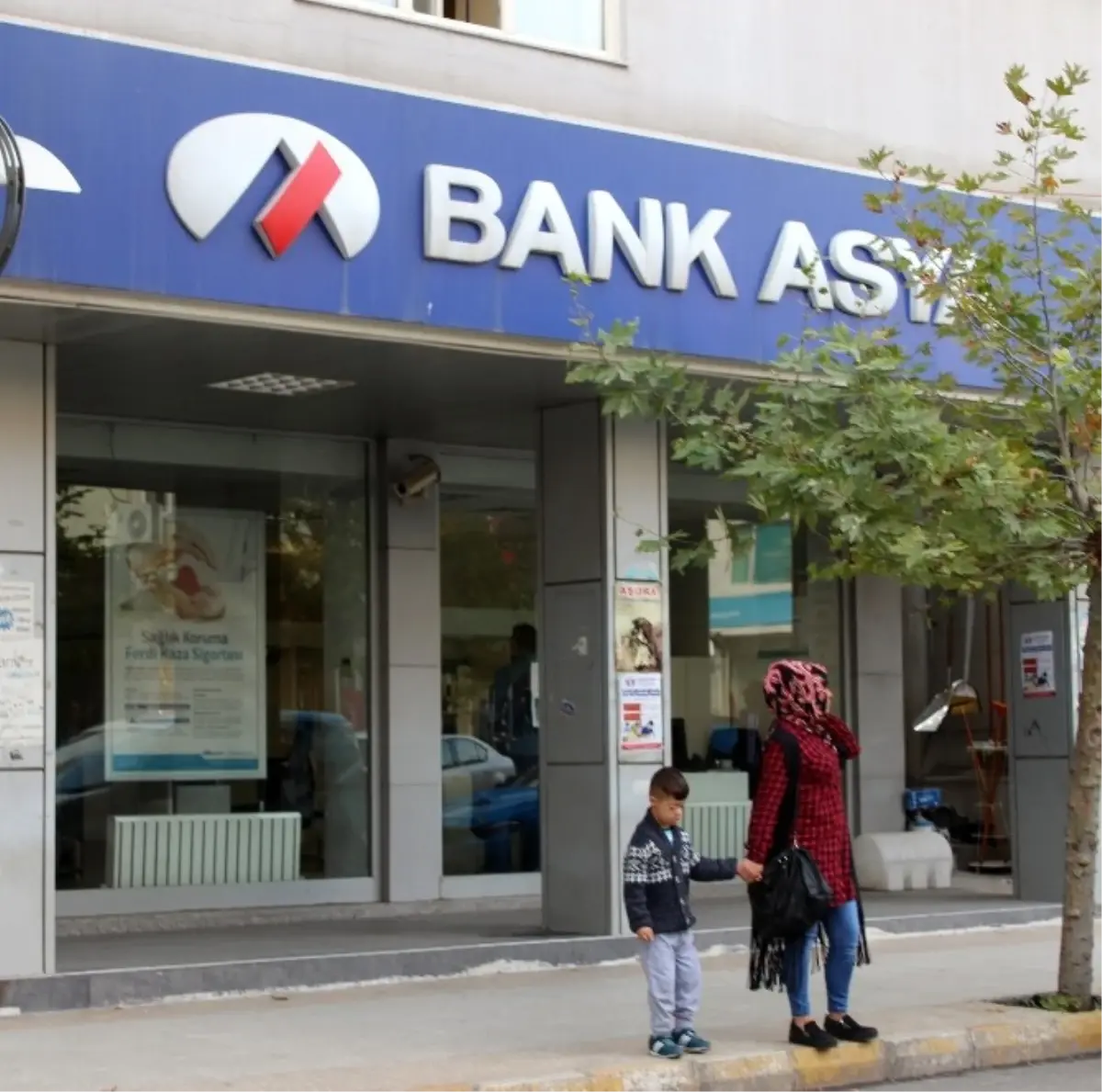 TMSF Yetkilileri Bank Asya\'nın Evraklarını İnceledi