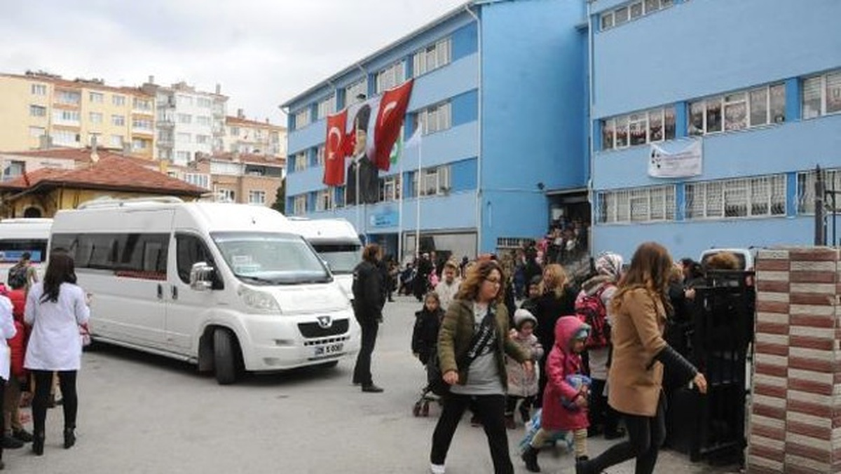 Veliler, Öğretmenlerine Sahip Çıktı