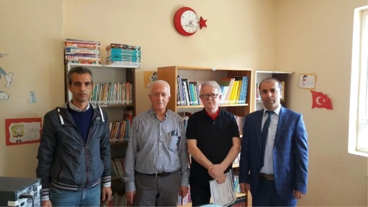 Yazar İşcan, 99\'uncu Kütüphanesini Osmaneli\'de Açtı