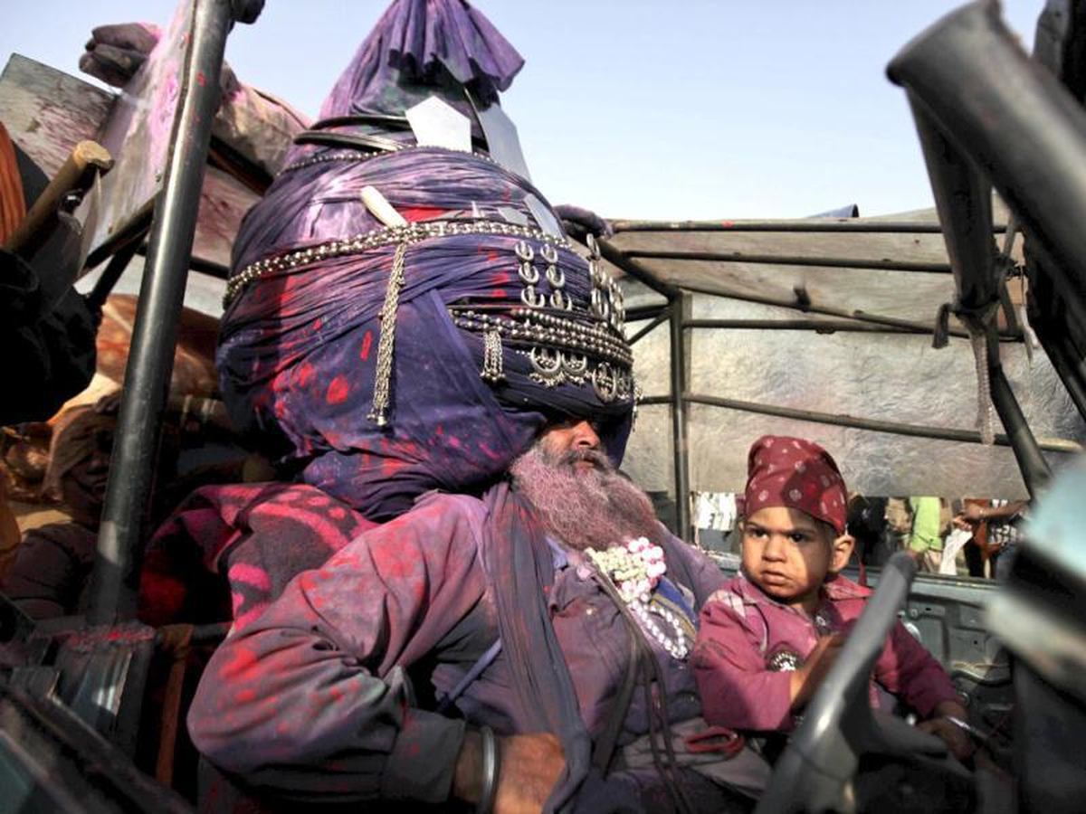 800 Metrelik Türbanı ile Rekor Kırdı