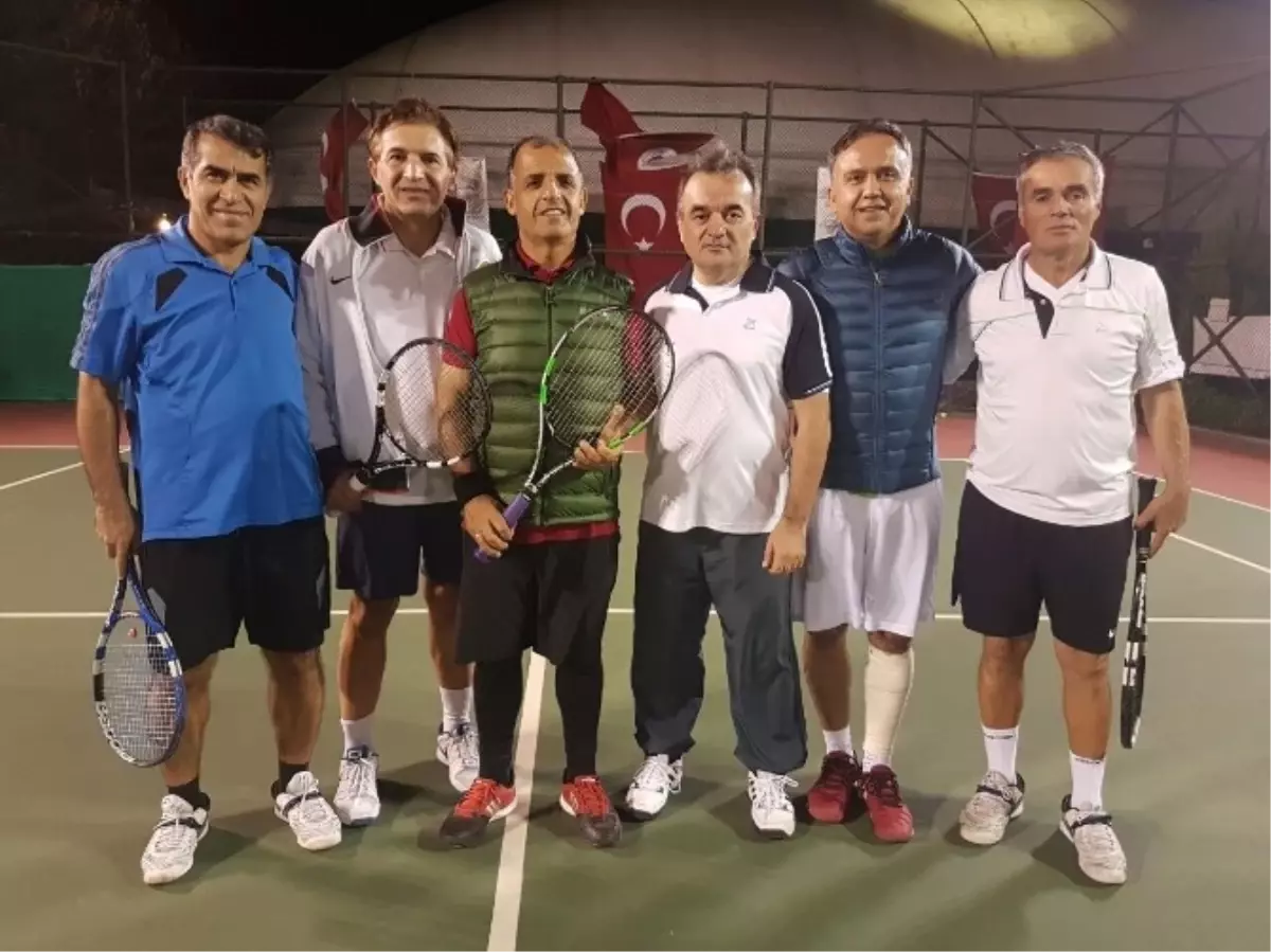 Bakırköy\'de \'Cumhuriyet Kupası Tenis Turnuvası\' Düzenlendi