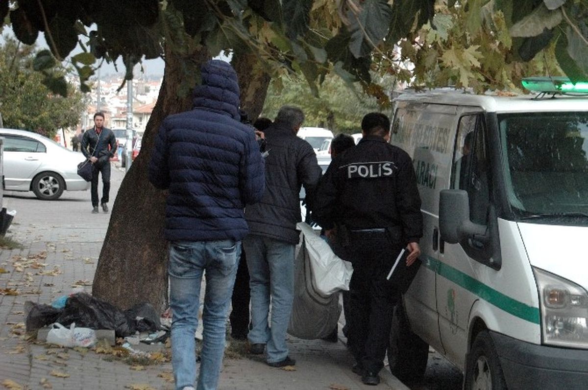 Başkent\'te Cinnet Geçiren Adam Dehşet Saçtı