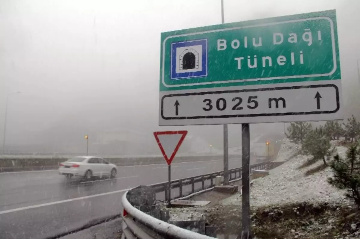 Bolu Dağında Yoğun Kar Yağışı Başladı