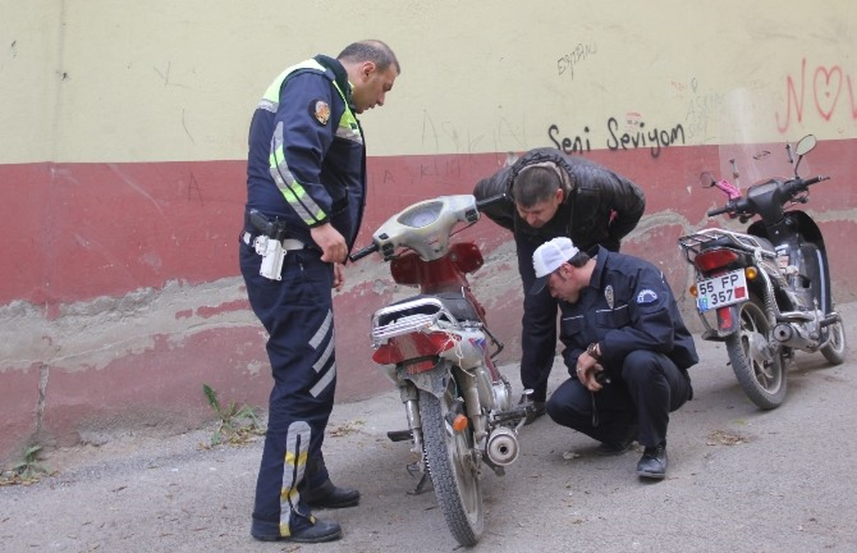 Çaldığı Motosikleti Bırakıp Kaçtı