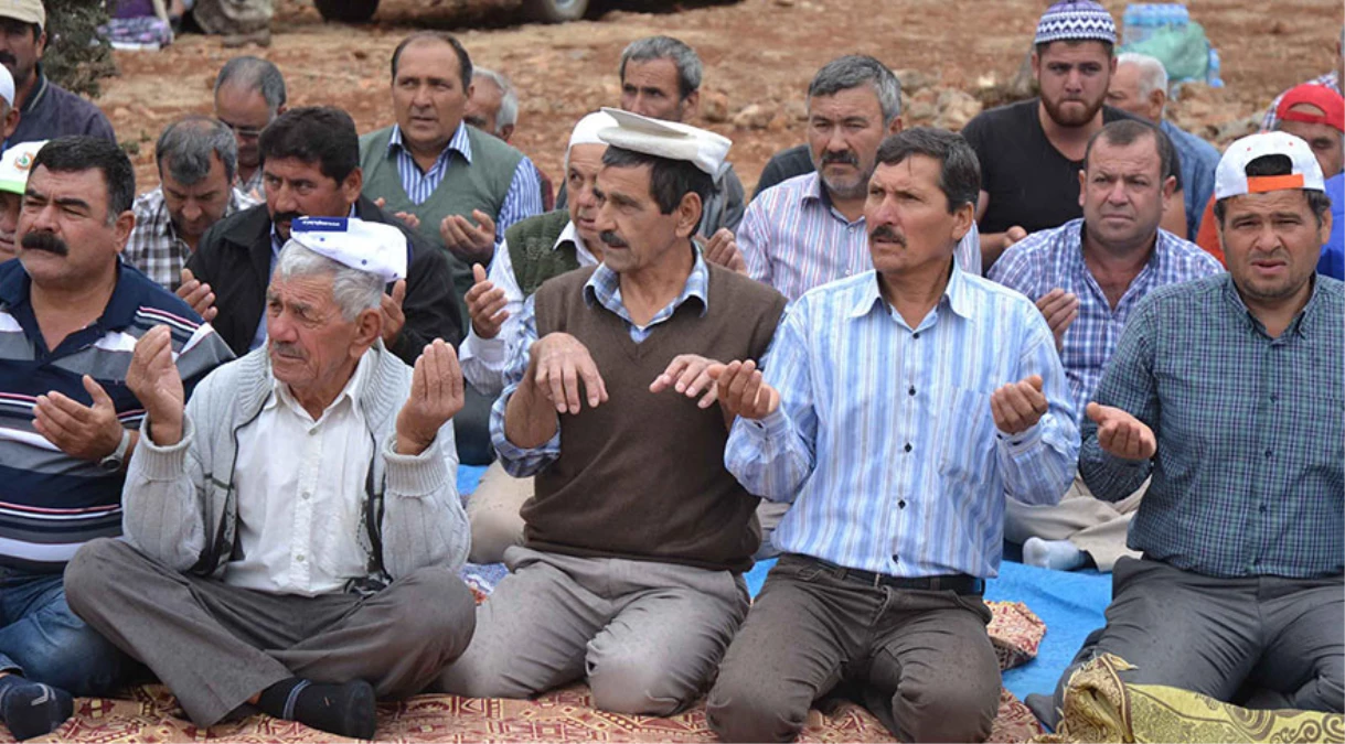 Dalaman\'da Yağmur Duası Sırasında Sevindiren Yağış