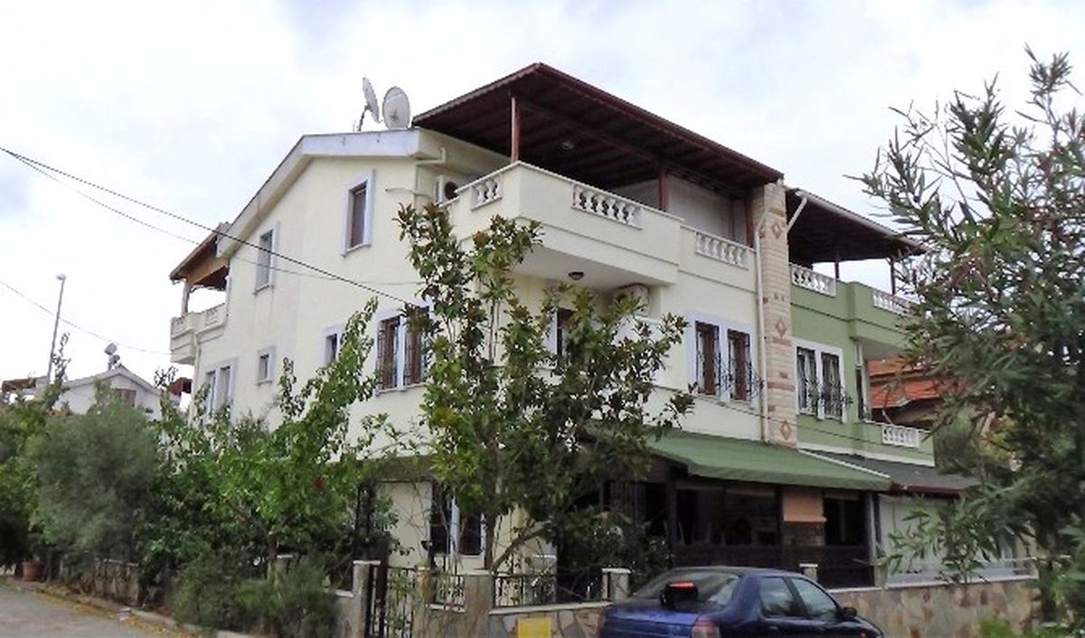 Emlakçıya İnandı, Kendi Evini Parayla Geri Aldı