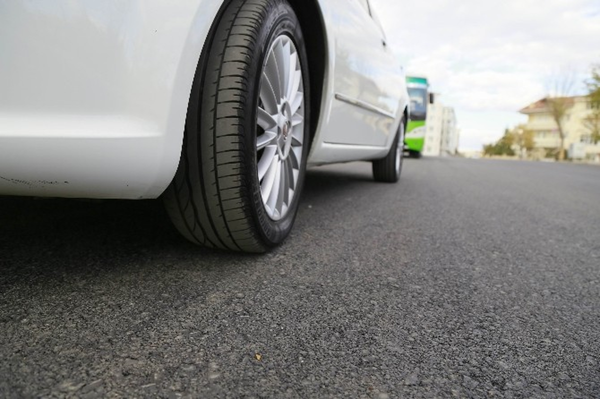 Eski Kavaklı Caddesi\'nde Sıcak Asfalt Serimi Tamamlandı