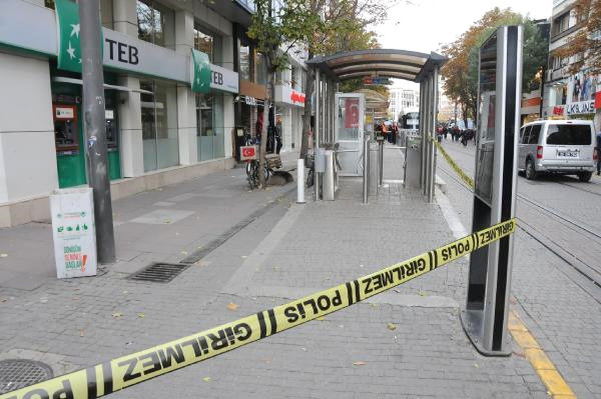 Eskişehir\'de Üzerinde Paket Bulunan Bisiklet Korkuttu