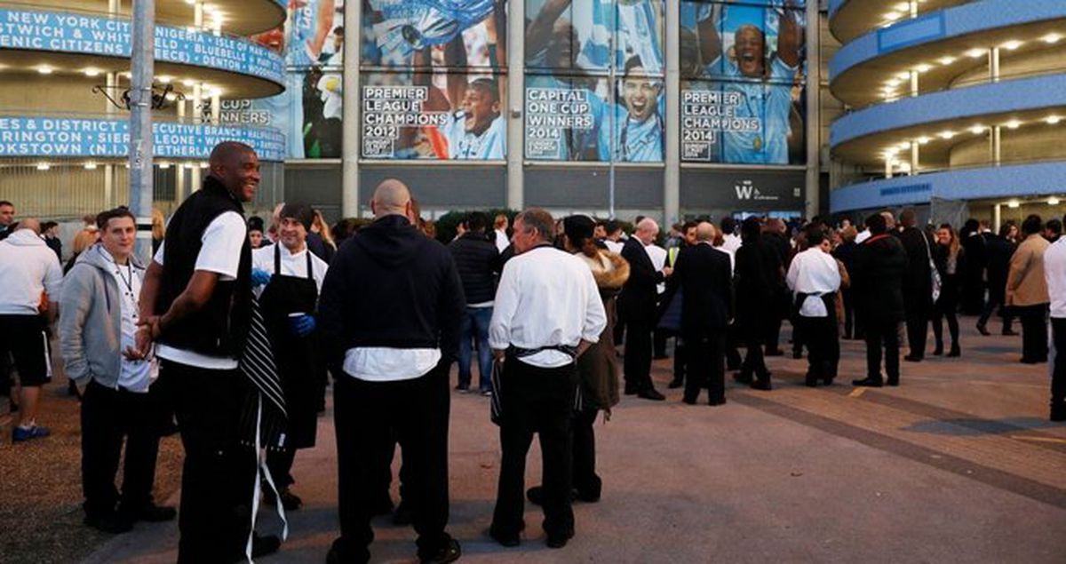Etihad Stadı'ndaki Yangın Alarmı Nedeniyle, Maça Gelen Taraftarlar Çıkarıldı