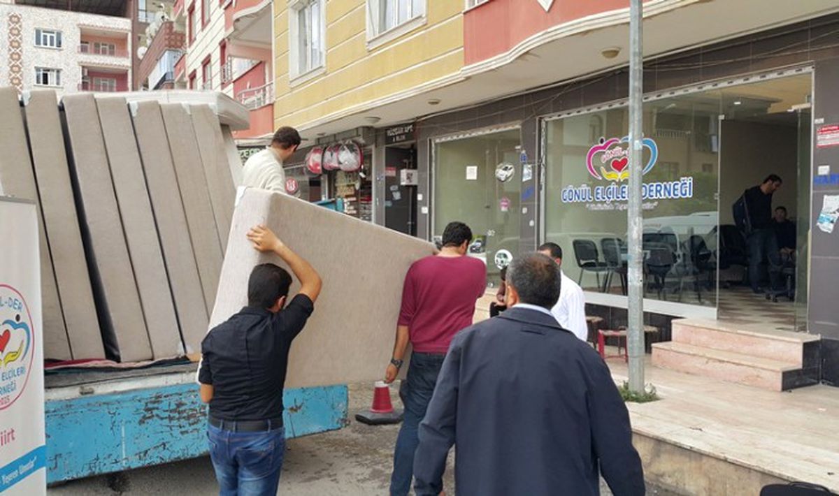 Gönül Elçileri Derneğinden Sığınmacılara Yardım