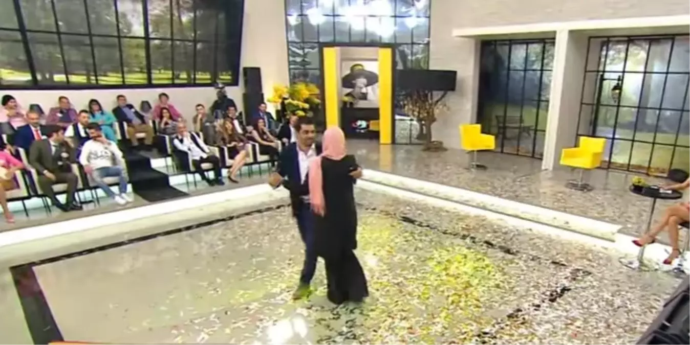 Hanife, Bayhan\'ın Kollarında! Dans Ettiler