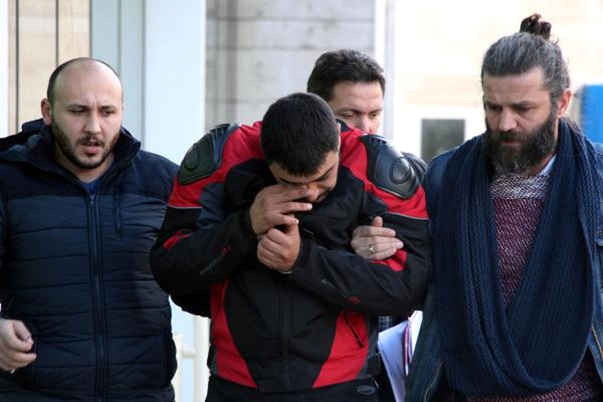 İki Kişiye Uyuşturucu Satmaktan Tutuklandı