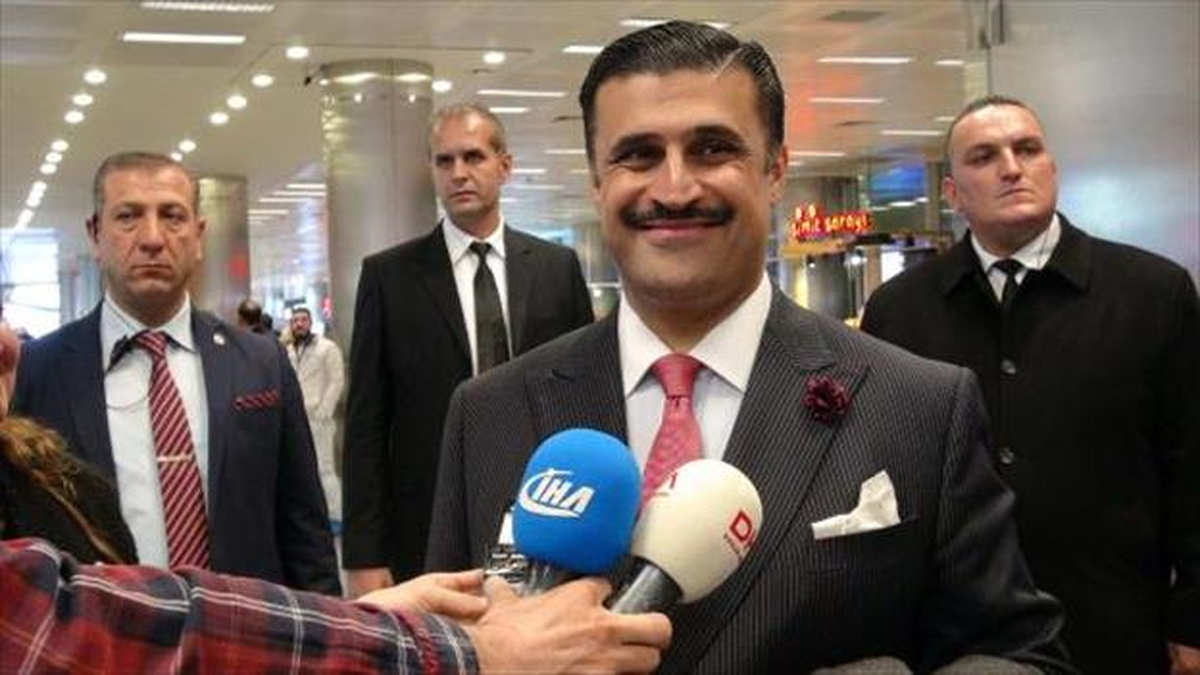 Kaçar Hanedanlığı\'nın Son Şehzadesi İstanbul\'da...