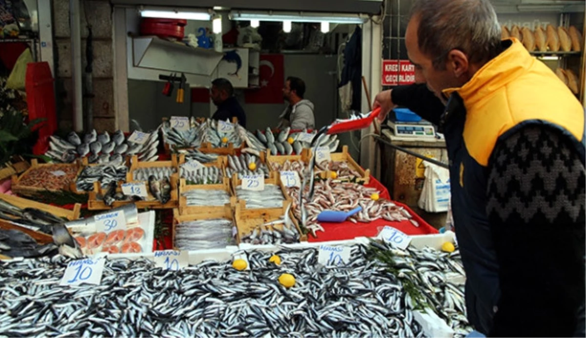 Karadeniz\'de Balık Tezgahları Boş Kalmıyor