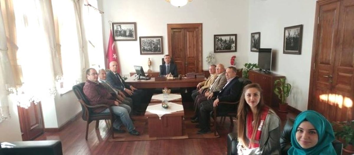Kızılay Edremit Şubesi\'nden Kaymakam Sırmalı\'ya Ziyaret