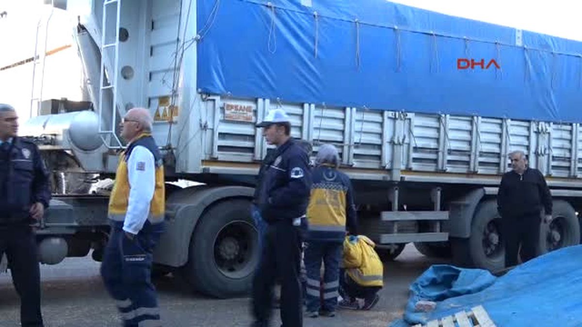 Konya Tır Ile Minibüs Çarpıştı: 1 Ölü, 7 Yaralı