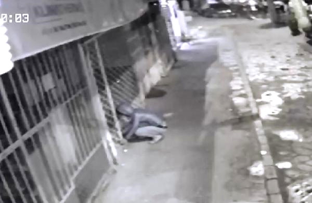 Motosikleti Çalma Anı Kameralara Yansıdı
