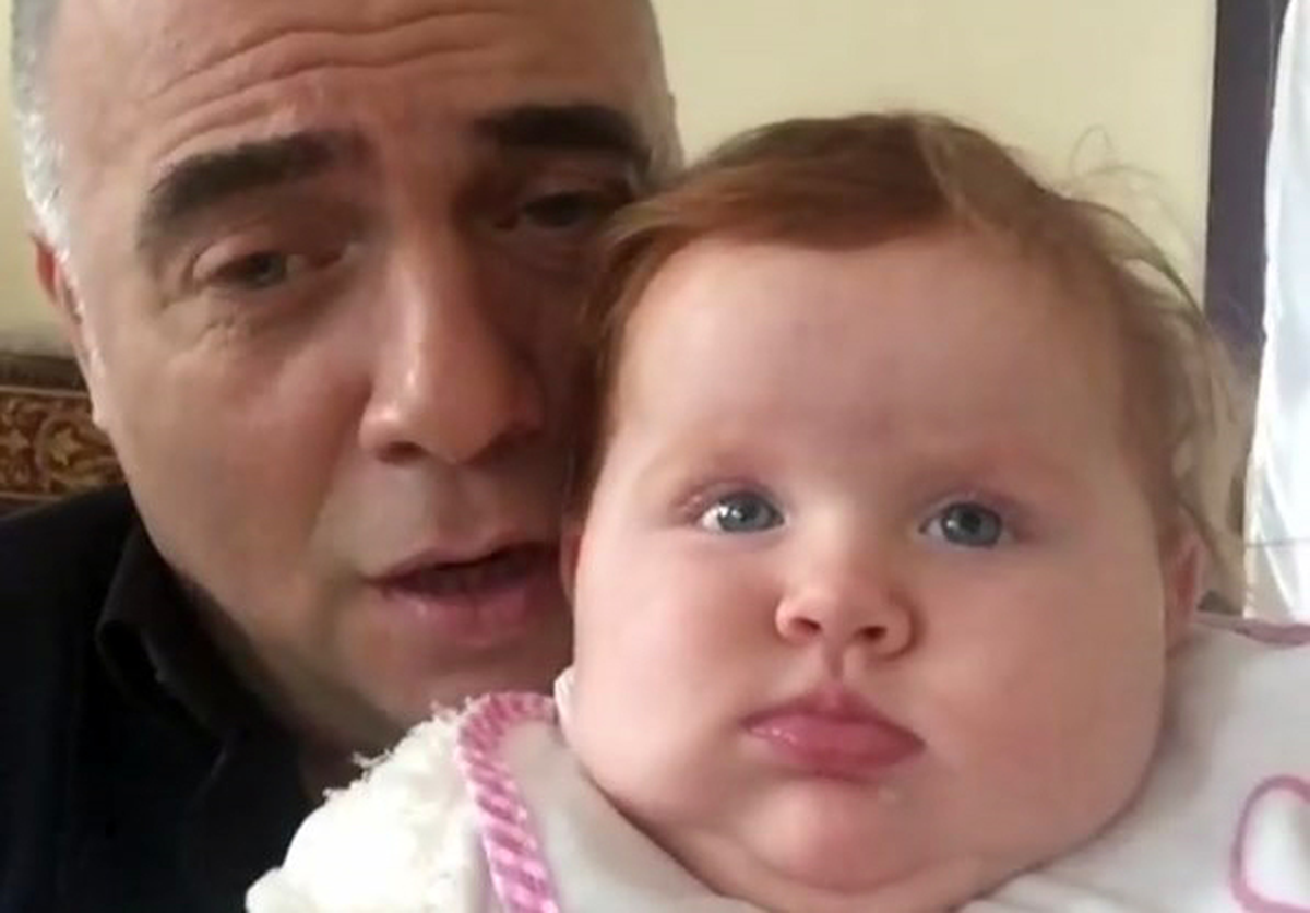 Oktay Kaynarca'nın Bebekli Paylaşımını 180 Bin Kişi İzledi