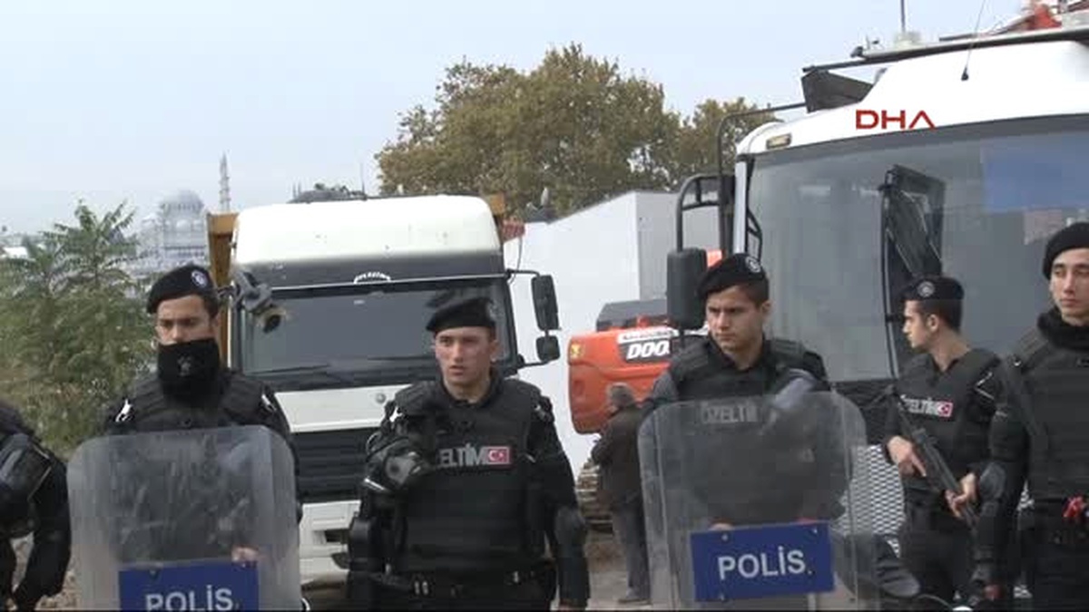 Roma Parkı\'nda Kazı Hareketliliği