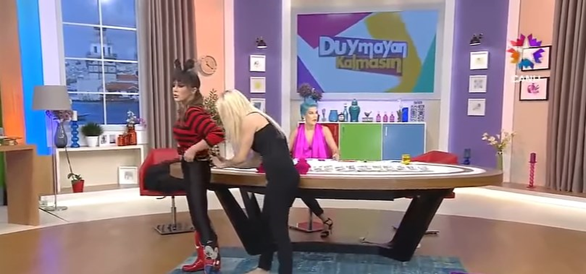 Seren Serengil, Küçülen Kalçasını Çeken Kameramanı Uyardı