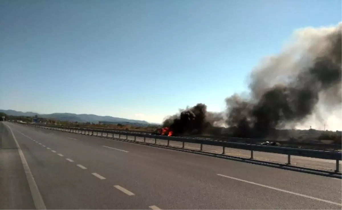 Seyir Halindeki Otomobil Alev Aldı