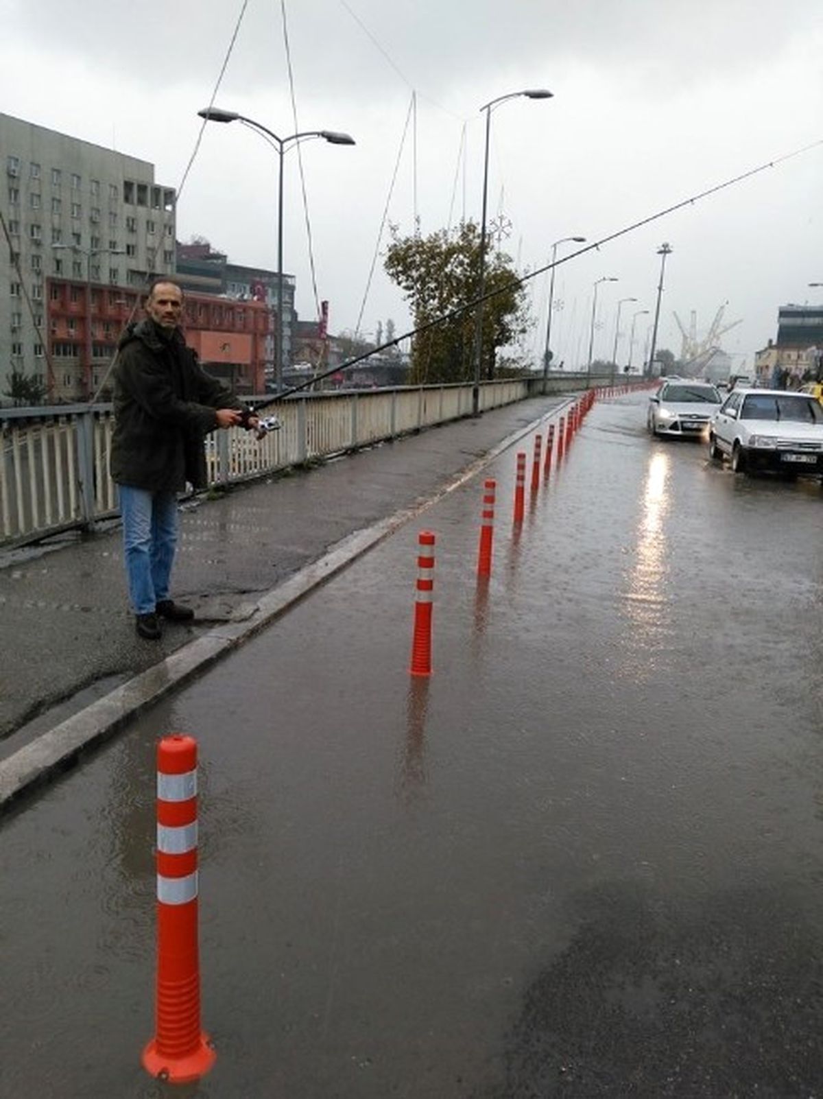 Su Baskını Yaşanan Köprüde Oltalı Protesto